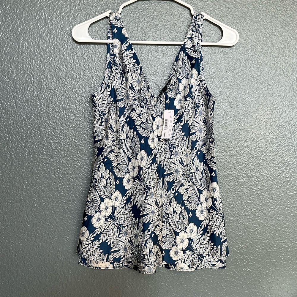 || Abigail Borg for J. Crew || 100% Silk• V-Neck Floral• Size 00 •  NWT coquette